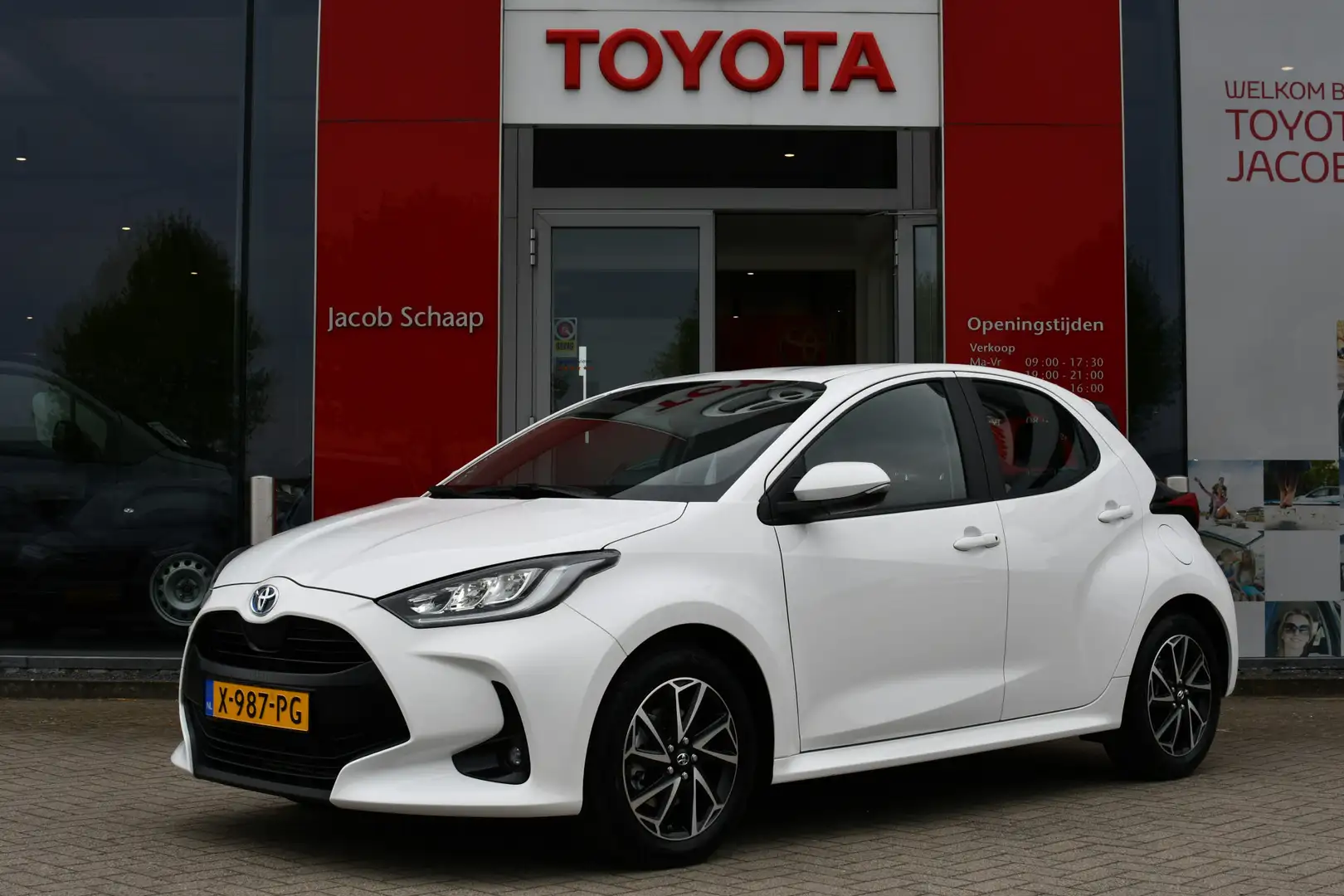 Toyota Yaris 1.5 Hybrid Dynamic Automaat 116pk | Apple Carplay/ Wit - 1