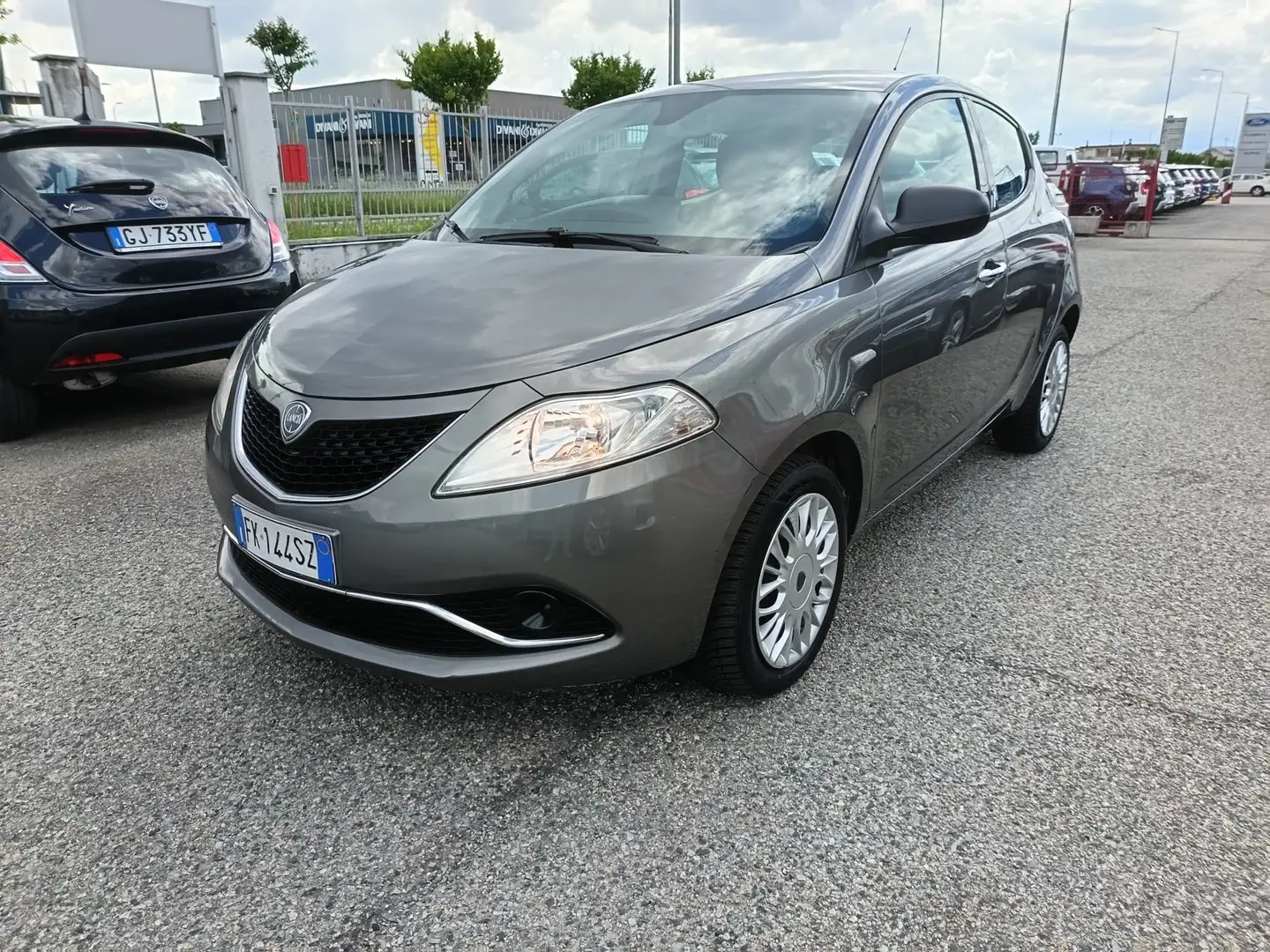 Lancia Ypsilon 1.2 Silver 69cv Grigio - 1