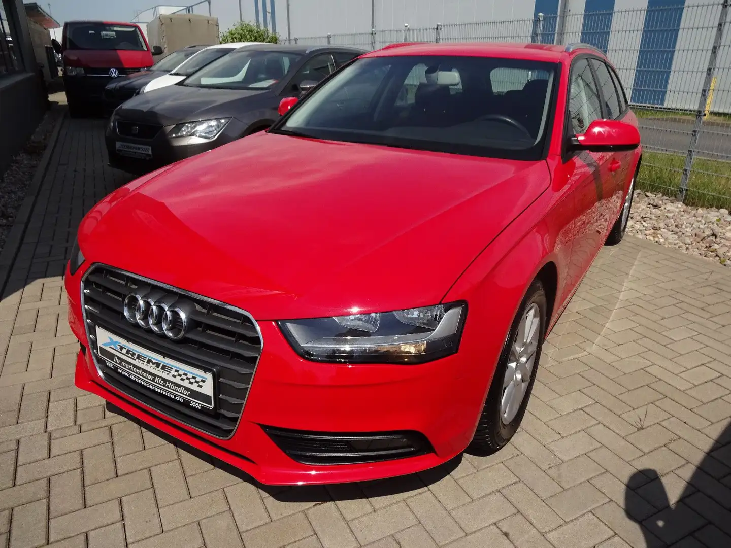 Audi A4 Avant 2.0 TDI ultra Rot - 2