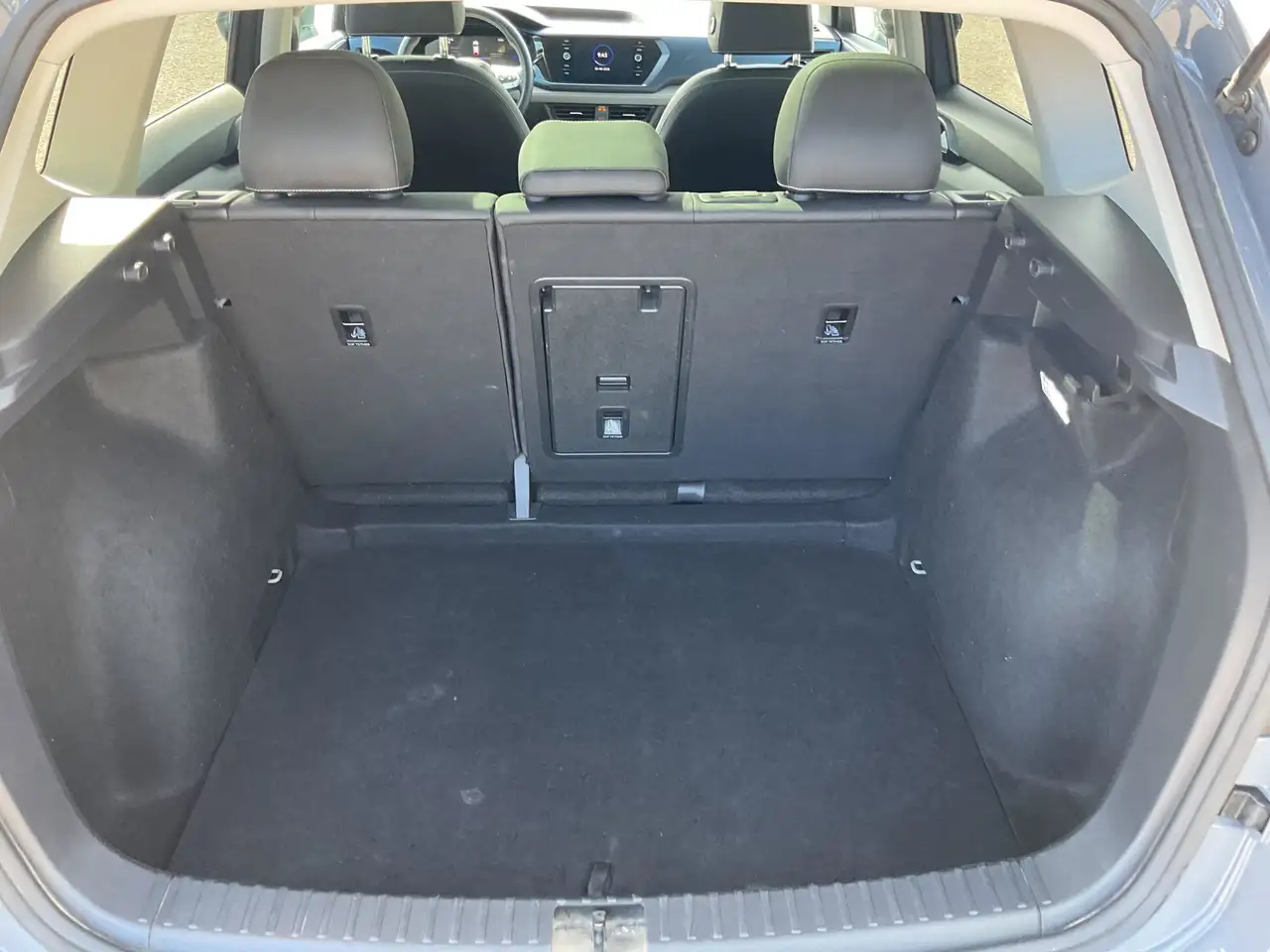 Volkswagen Taos снимка Volkswagen Taos
