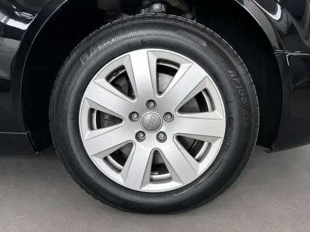 Audi A6 view 12
