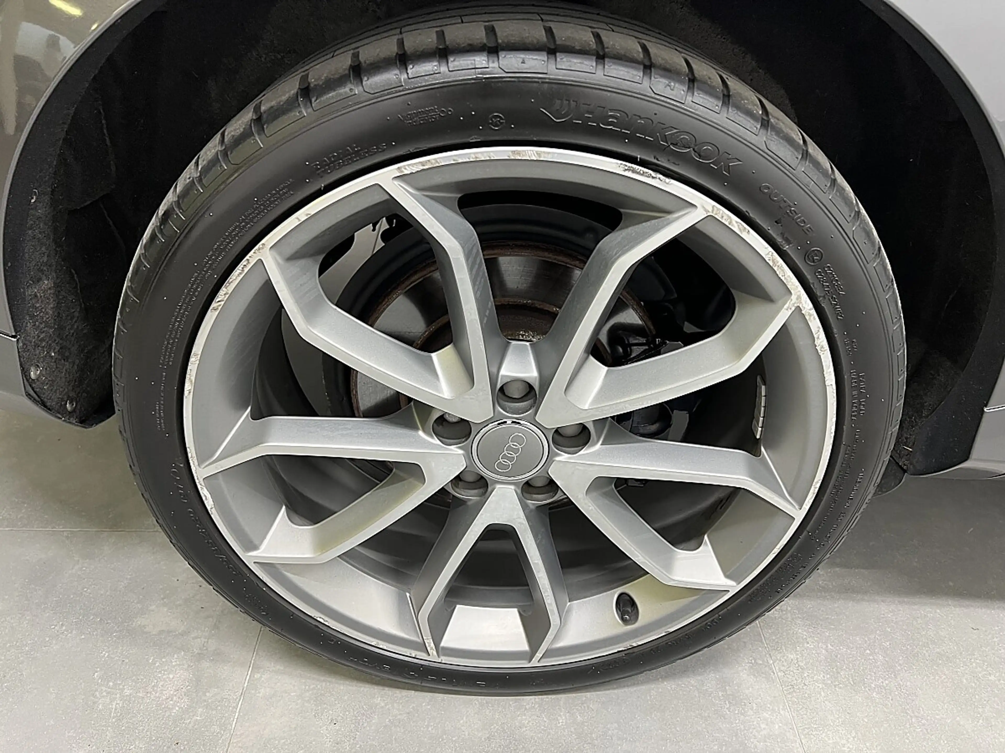 Audi RS Q3 2,5 TFSI quattro S-tronic, Pano, RS Sitze, AHK,... — photo 12
