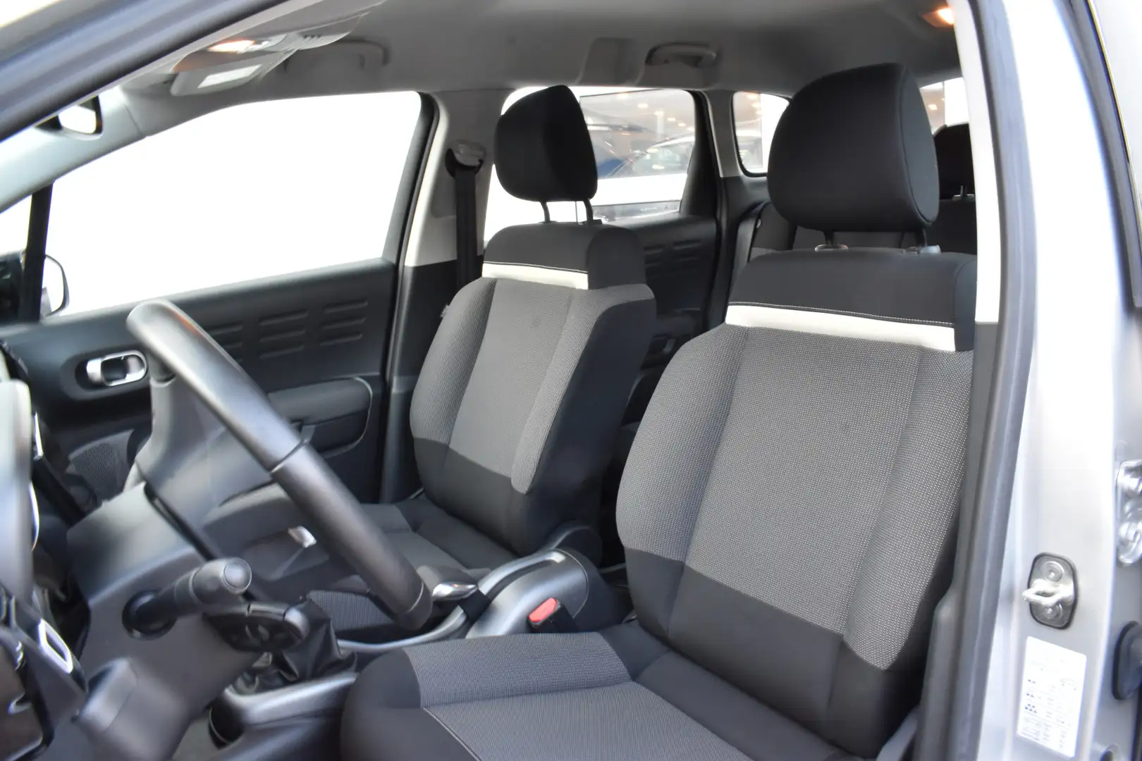 Citroen C3 Aircross PureTech 110 S&S Feel .| Airco | Navi | Trekhaak | Grijs - 2