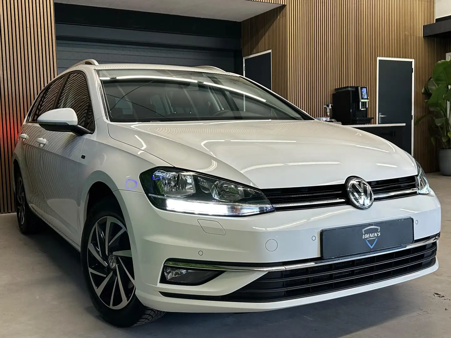 Volkswagen Golf Variant 1.0 TSI Join / Navi / Stoelverw / PDC Blanco - 2