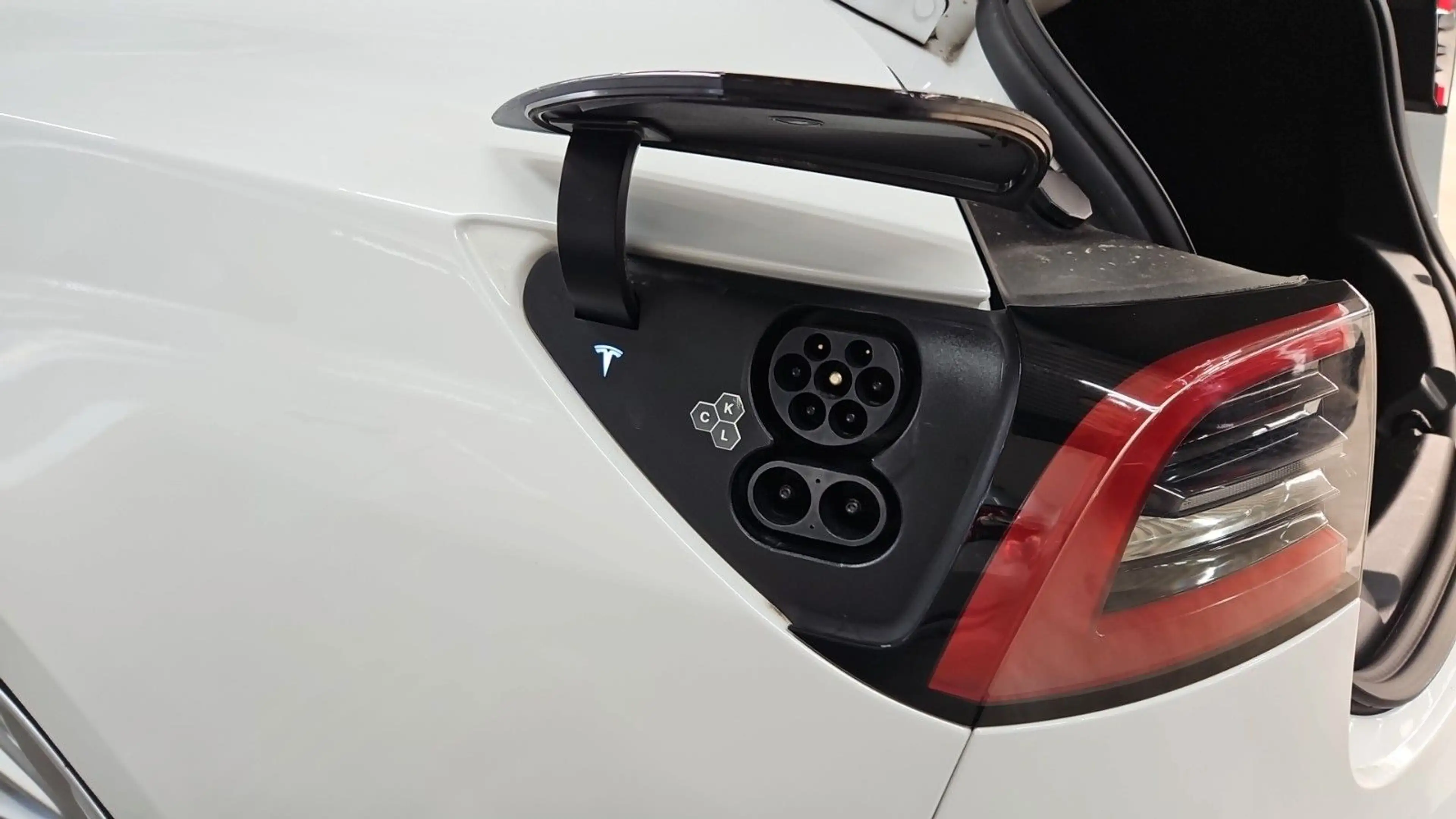 Tesla Model 3 Standard RANGE RWD NAVI/LED/KAMERA/SPORT — photo 6
