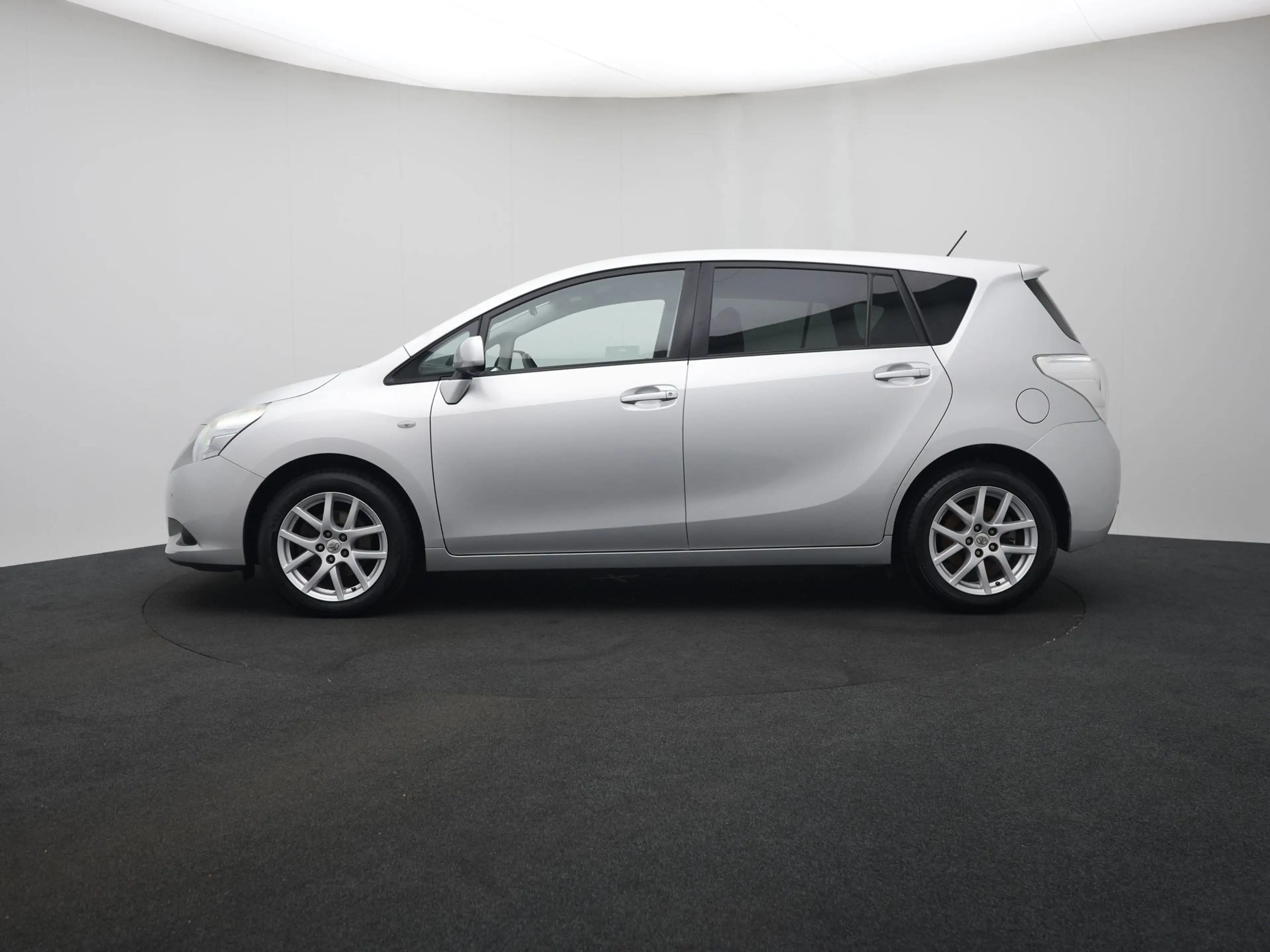Toyota Verso 1.8 VVT-i Business Titanium 7p. | 7P | Navi | Trek — photo 3