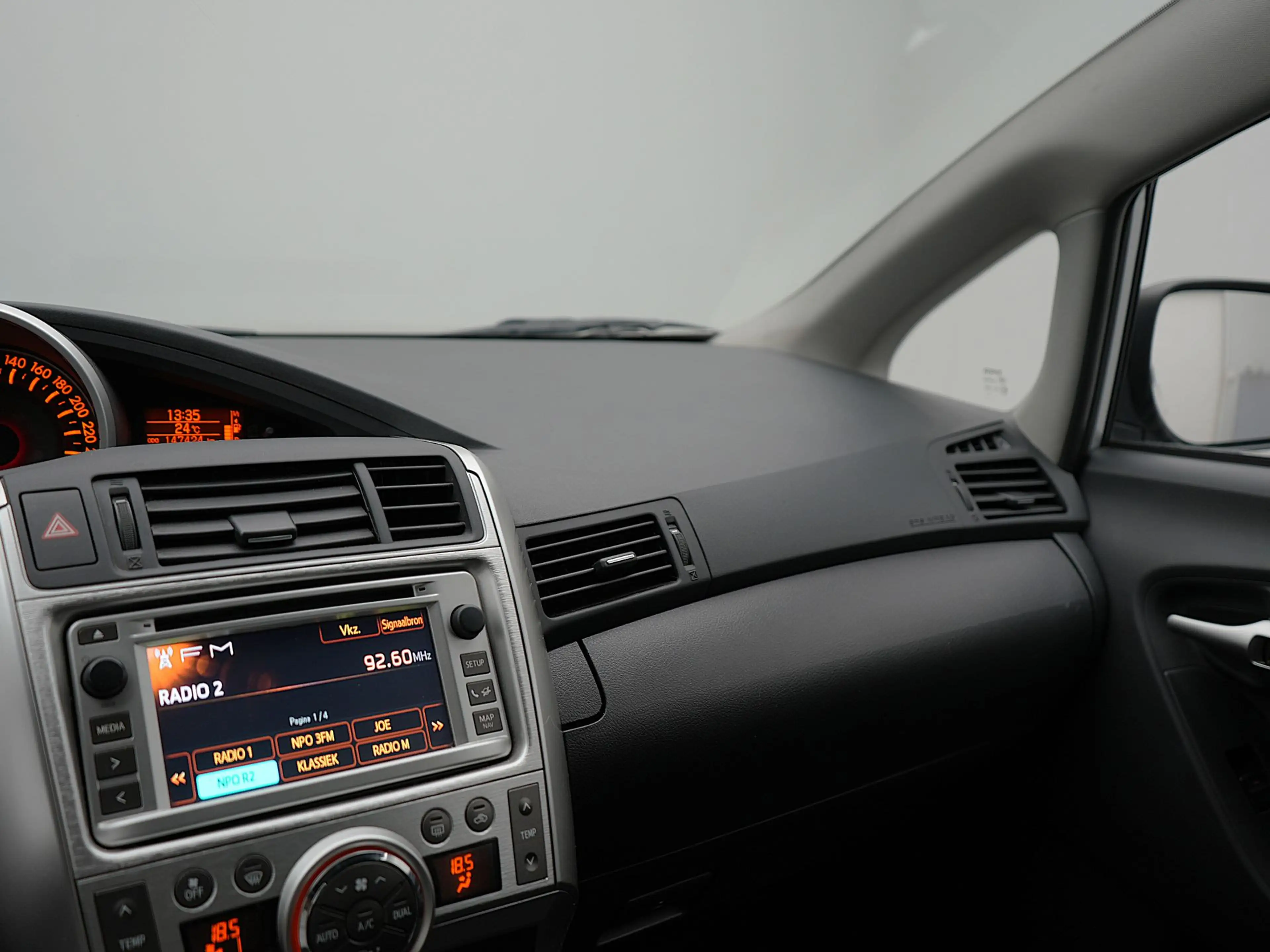 Toyota Verso 1.8 VVT-i Business Titanium 7p. | 7P | Navi | Trek — photo 9