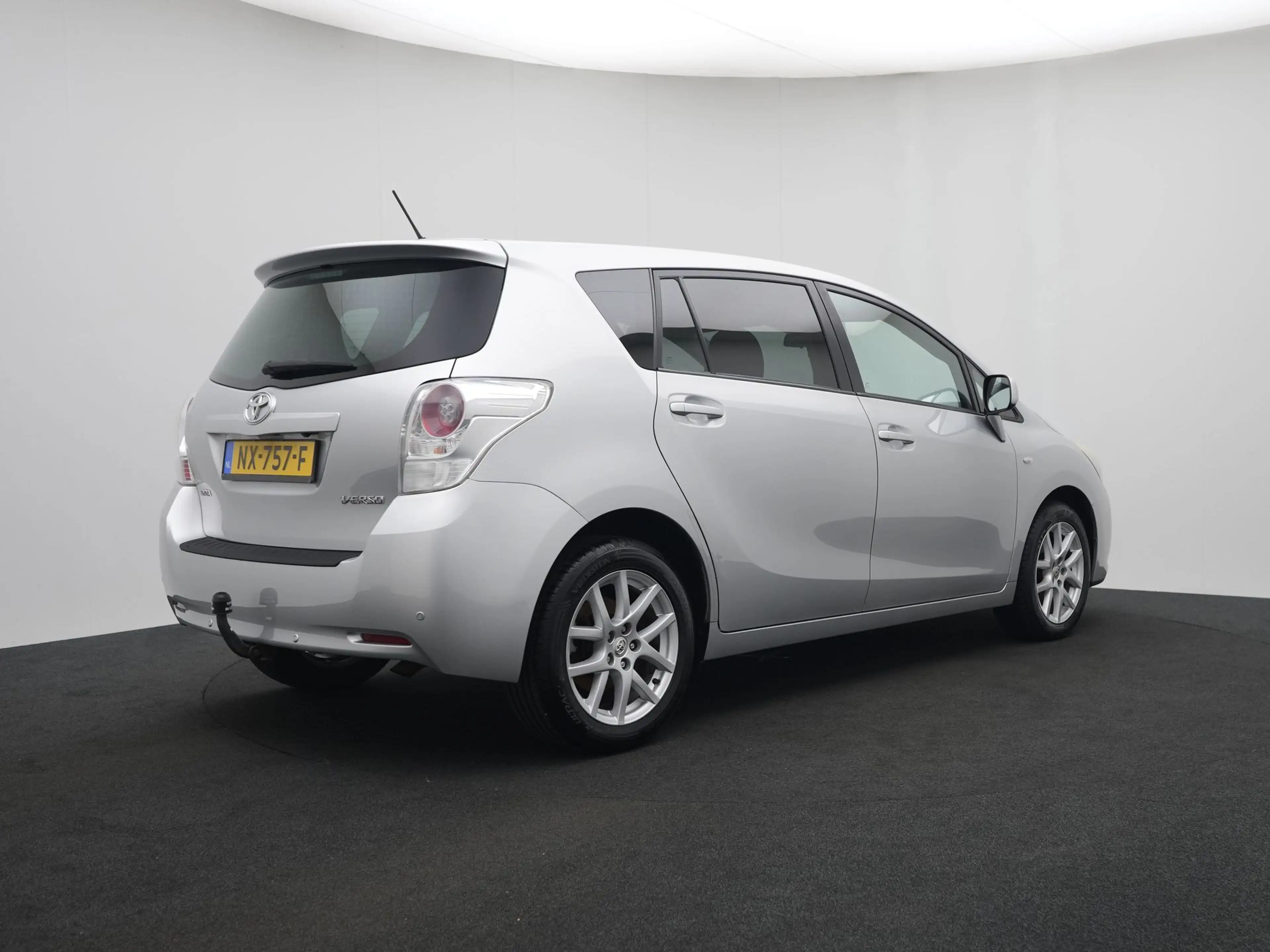 Toyota Verso 1.8 VVT-i Business Titanium 7p. | 7P | Navi | Trek — photo 2