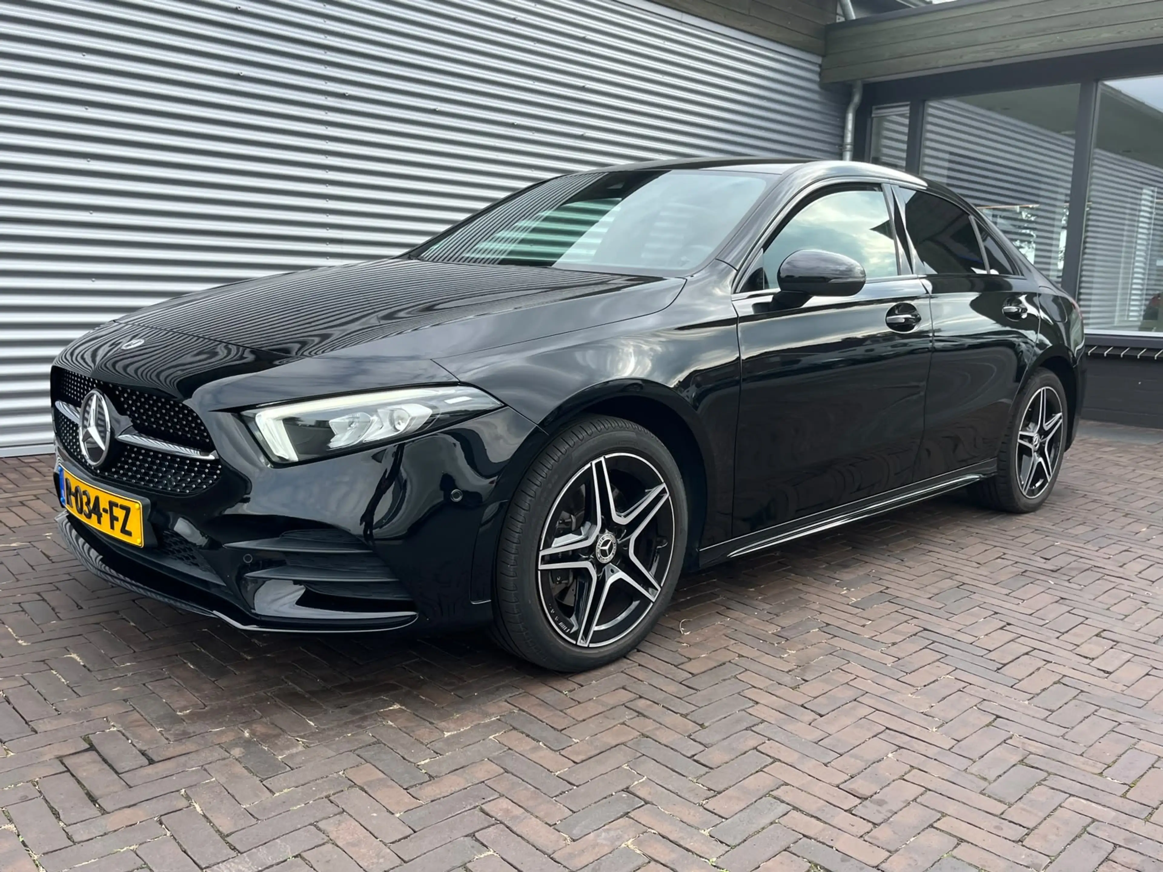Mercedes-Benz A 250 e Business Solution AMG Limited — photo 5