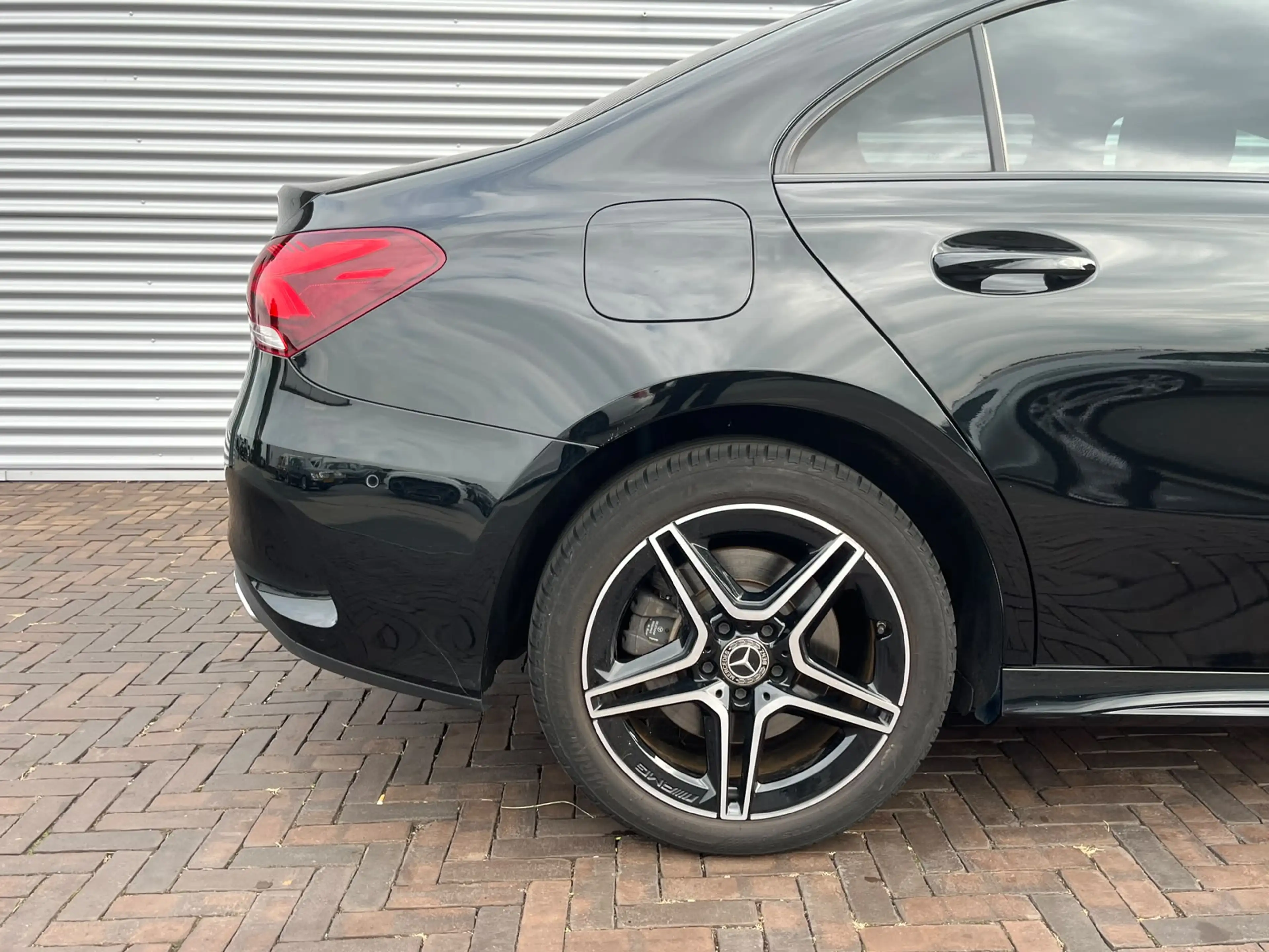 Mercedes-Benz A 250 e Business Solution AMG Limited — photo 4