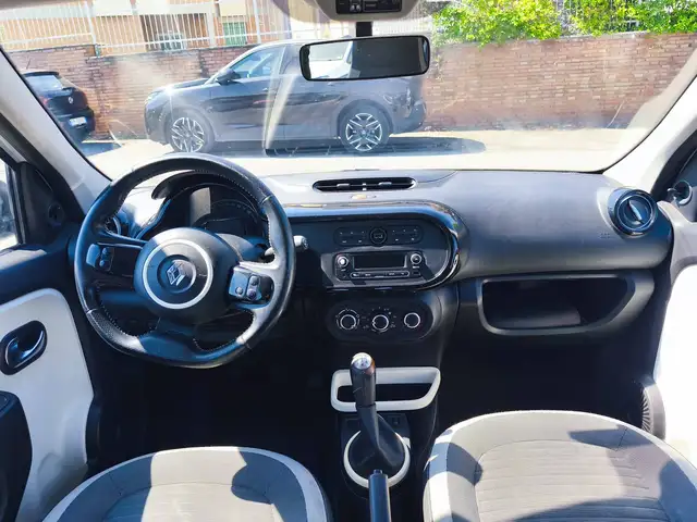 Renault Twingo view 10