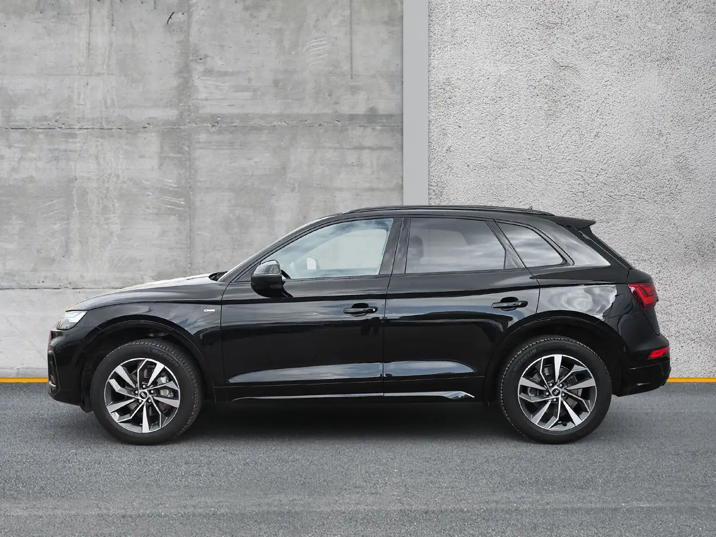 Audi Q5 40 TDI qu S line Matrix DAB SideAssist Schwarz - 2