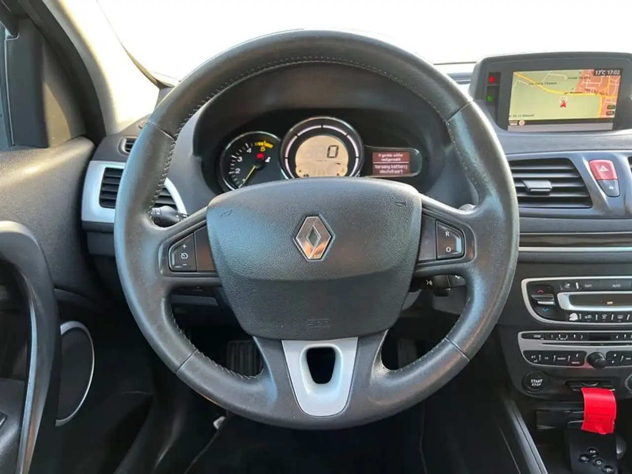 Renault Megane Grandtour — photo 10