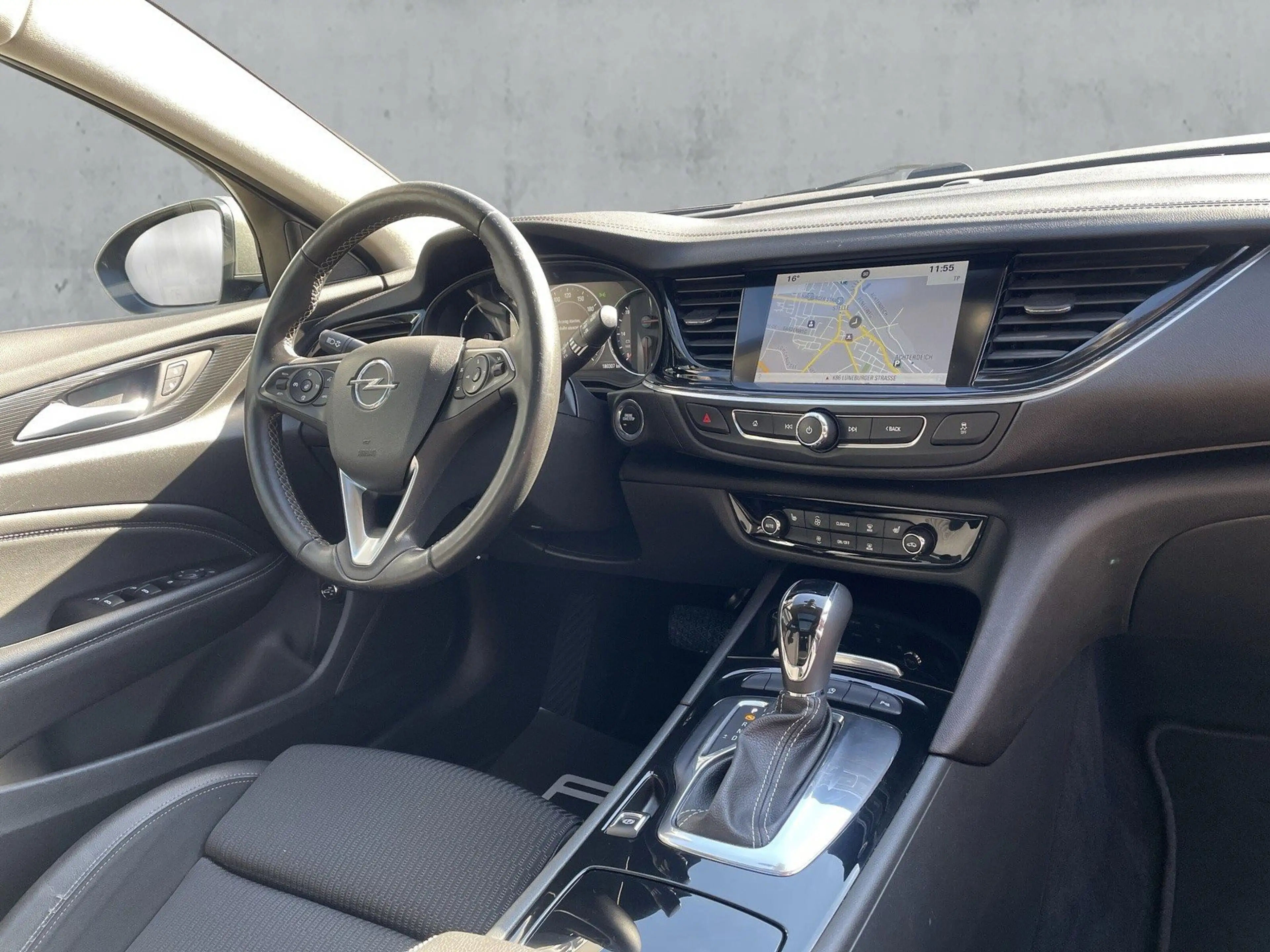 Opel Insignia Innovation Sport Aut. Pano+Leder+AHK+Kamera — photo 12