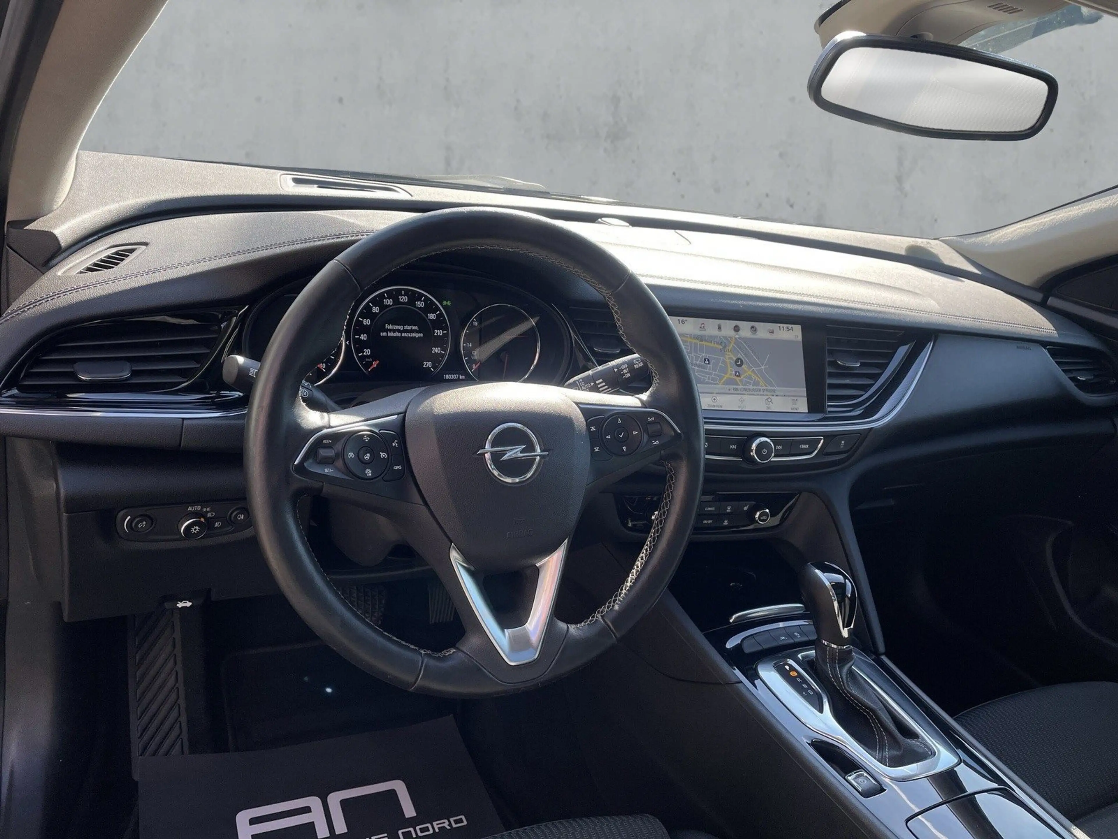 Opel Insignia Innovation Sport Aut. Pano+Leder+AHK+Kamera — photo 11