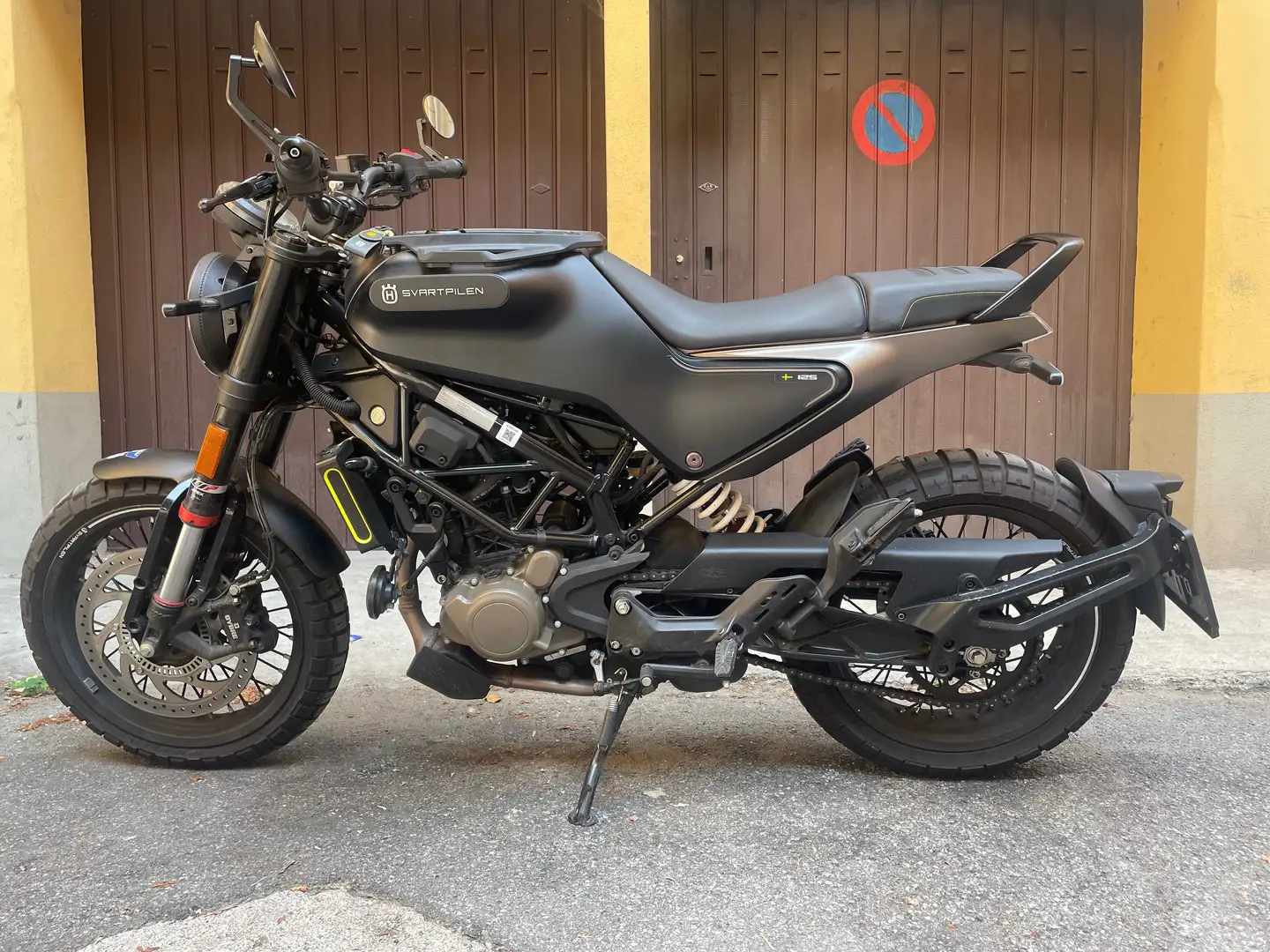 Husqvarna Svartpilen 2021-2023 Nero - 1
