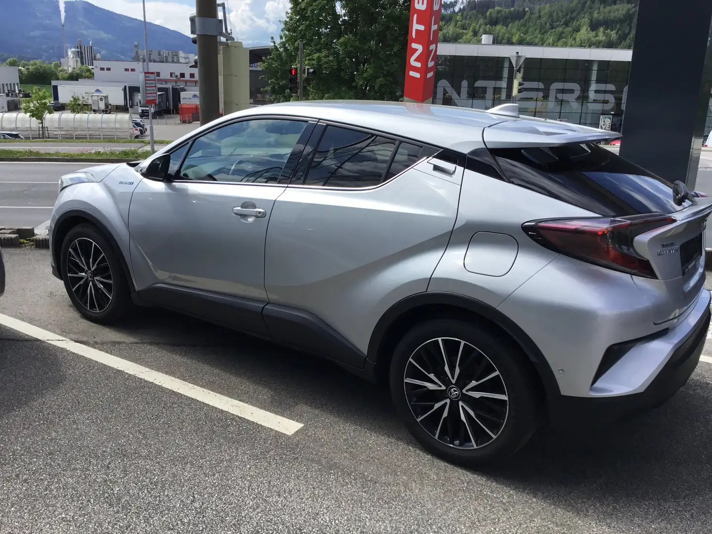 Toyota C-HR 1,8 Hybrid C-HIC CVT 2WD Silber - 2