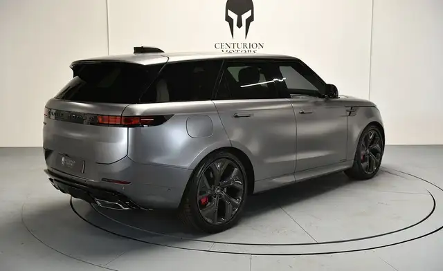 Land Rover Range Rover Sport view 4