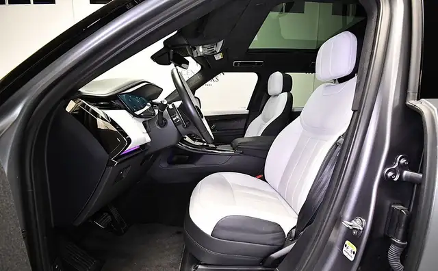 Land Rover Range Rover Sport view 13