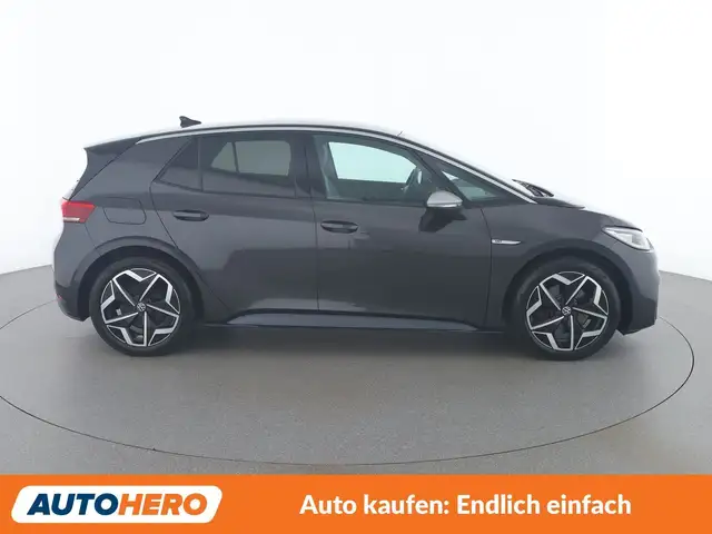 Volkswagen ID.3 view 7