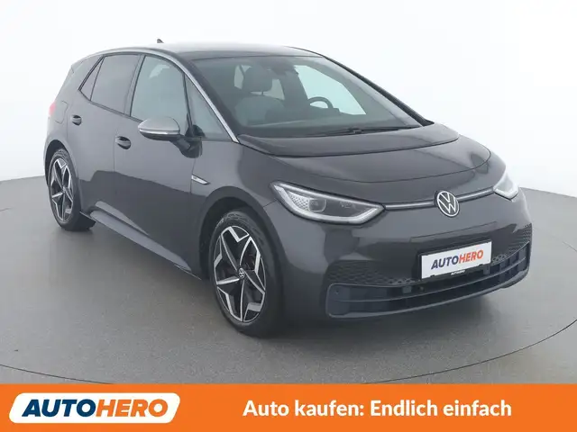 Volkswagen ID.3 view 8