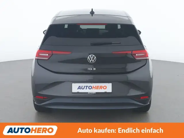 Volkswagen ID.3 view 5