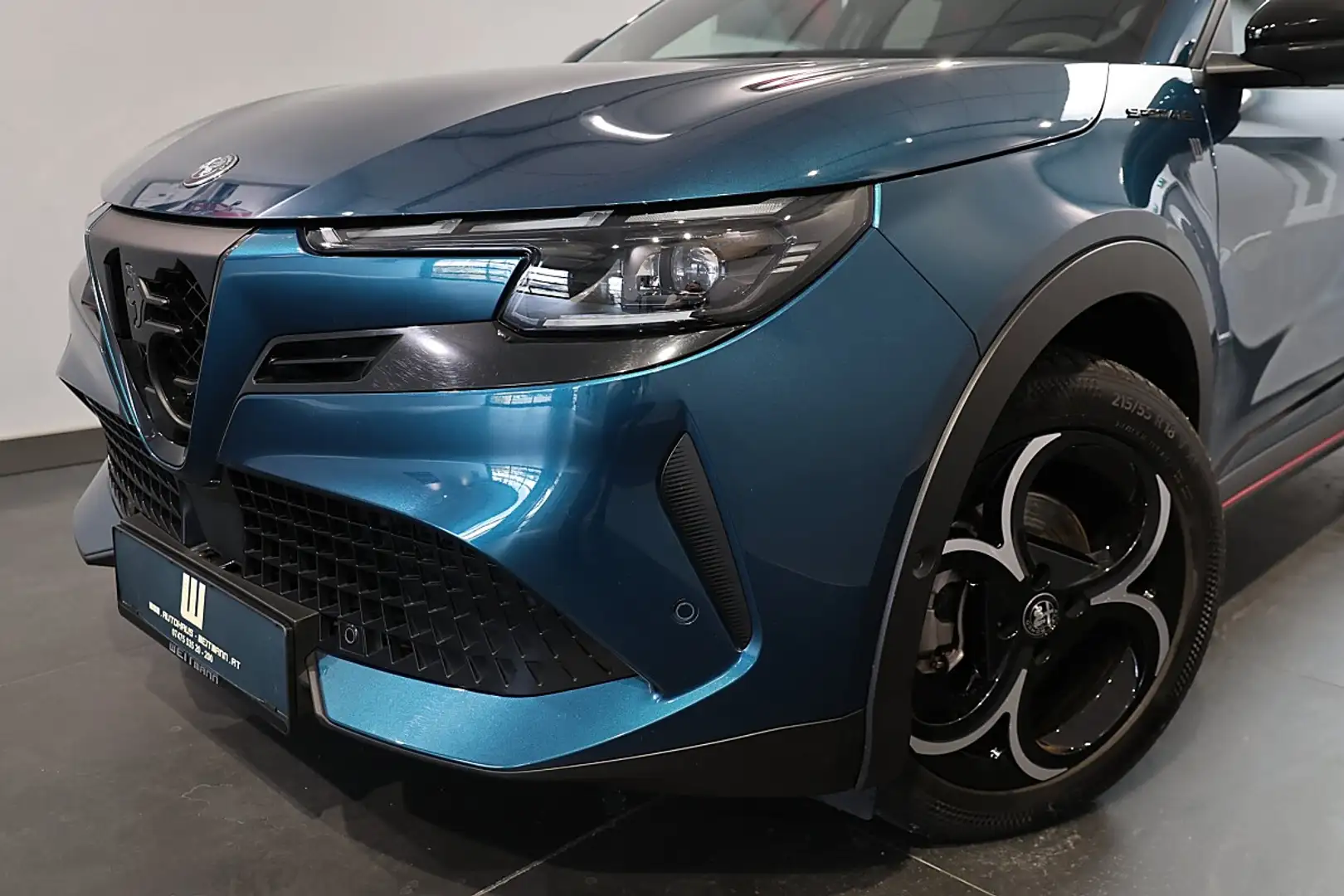 Alfa Romeo Junior Ibrida 1.2 e-DCT6 Hybrid Speciale W-EDIZI Blau - 2