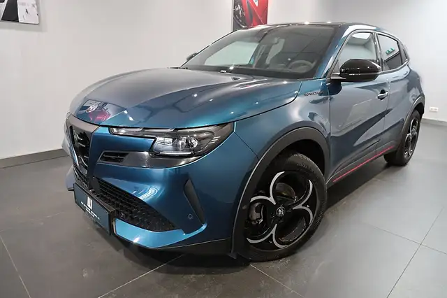 Alfa Romeo Junior Ibrida 1.2 e-DCT6 Hybrid Speciale W-EDIZI