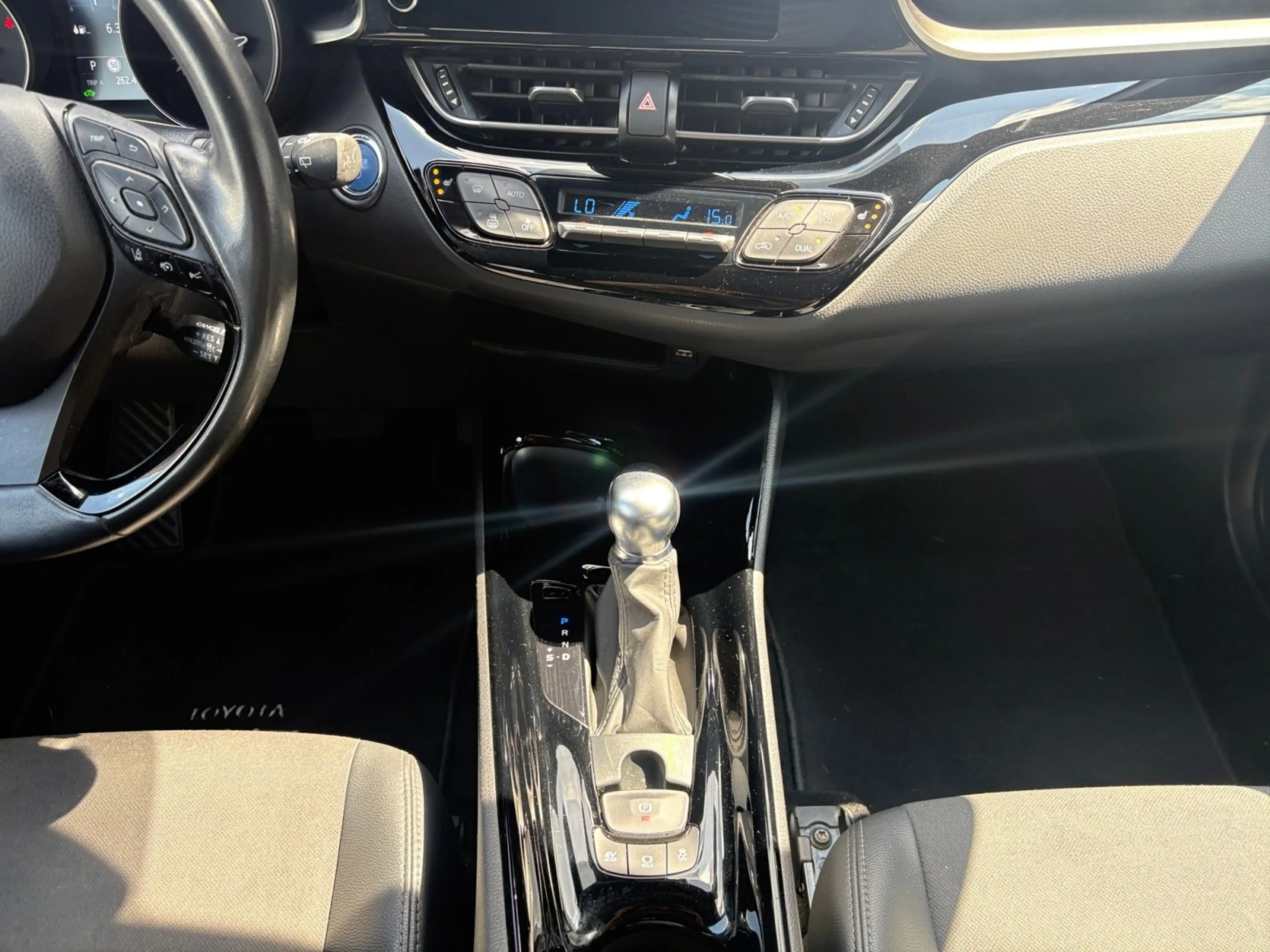 Toyota C-HR 2.0 Team D +Sitzheizung+CarPlay+LHZ+PDC+LM++ — photo 12