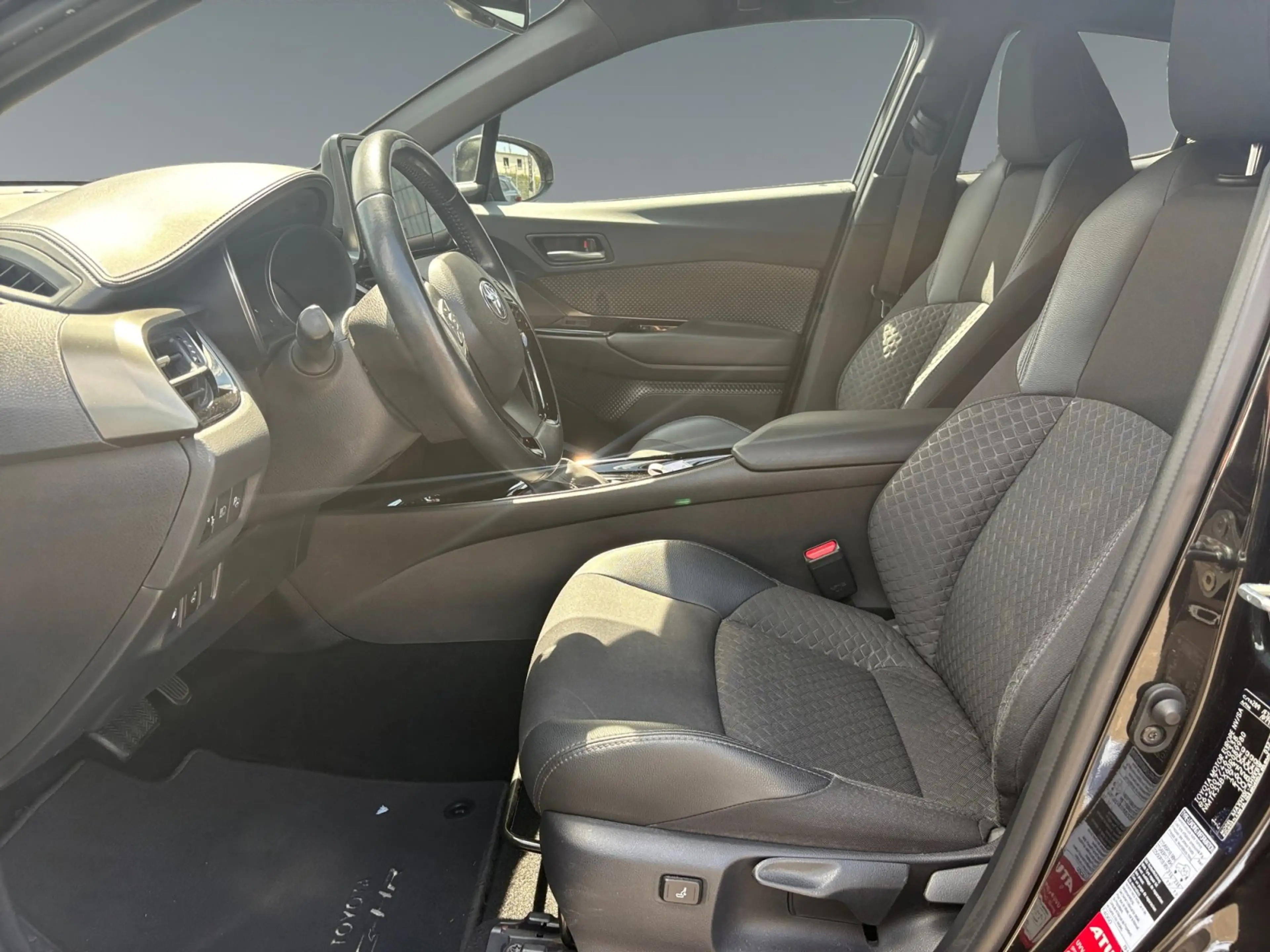 Toyota C-HR 2.0 Team D +Sitzheizung+CarPlay+LHZ+PDC+LM++ — photo 10