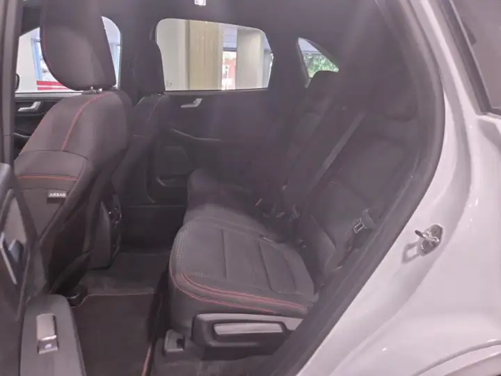Ford Kuga 2023, foto 9
