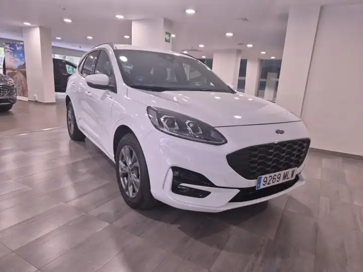 Ford Kuga 2023, foto 3