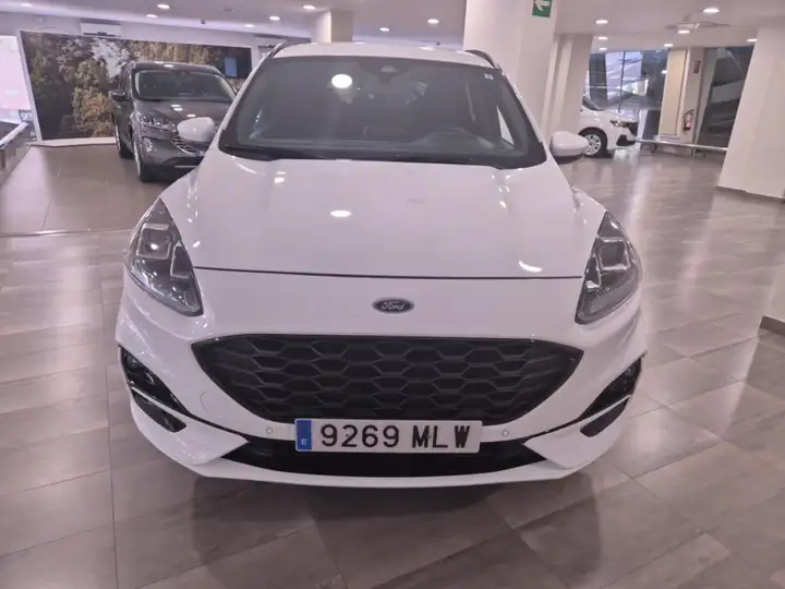 Ford Kuga 2023, foto 2