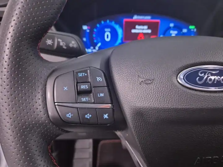 Ford Kuga 2023, foto 13