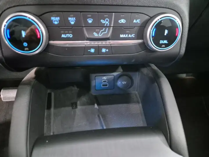 Ford Kuga 2023, foto 21