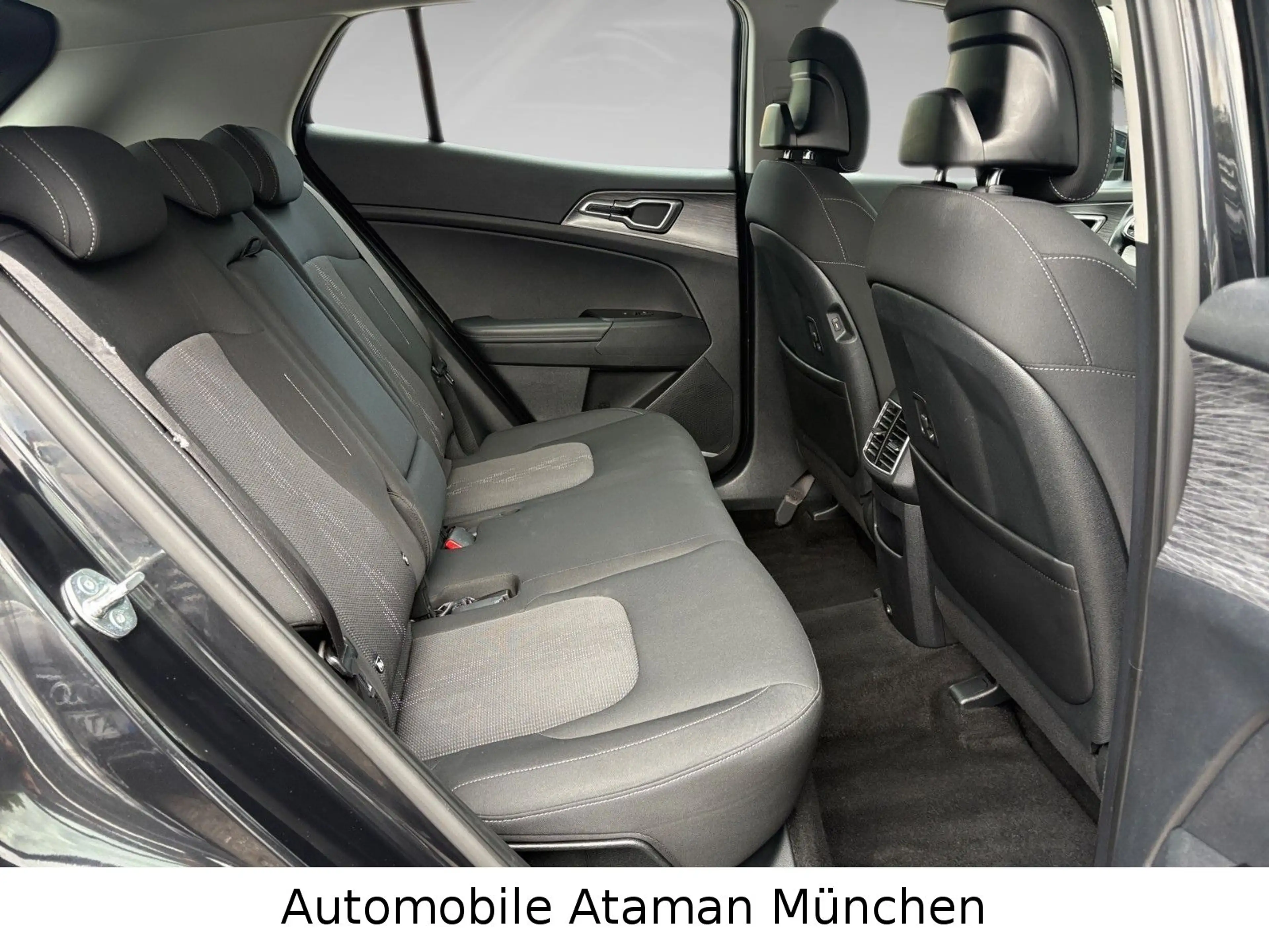 Kia Sportage 1.6 CRDi Vision DCT / Navi / LED / CAM — photo 13