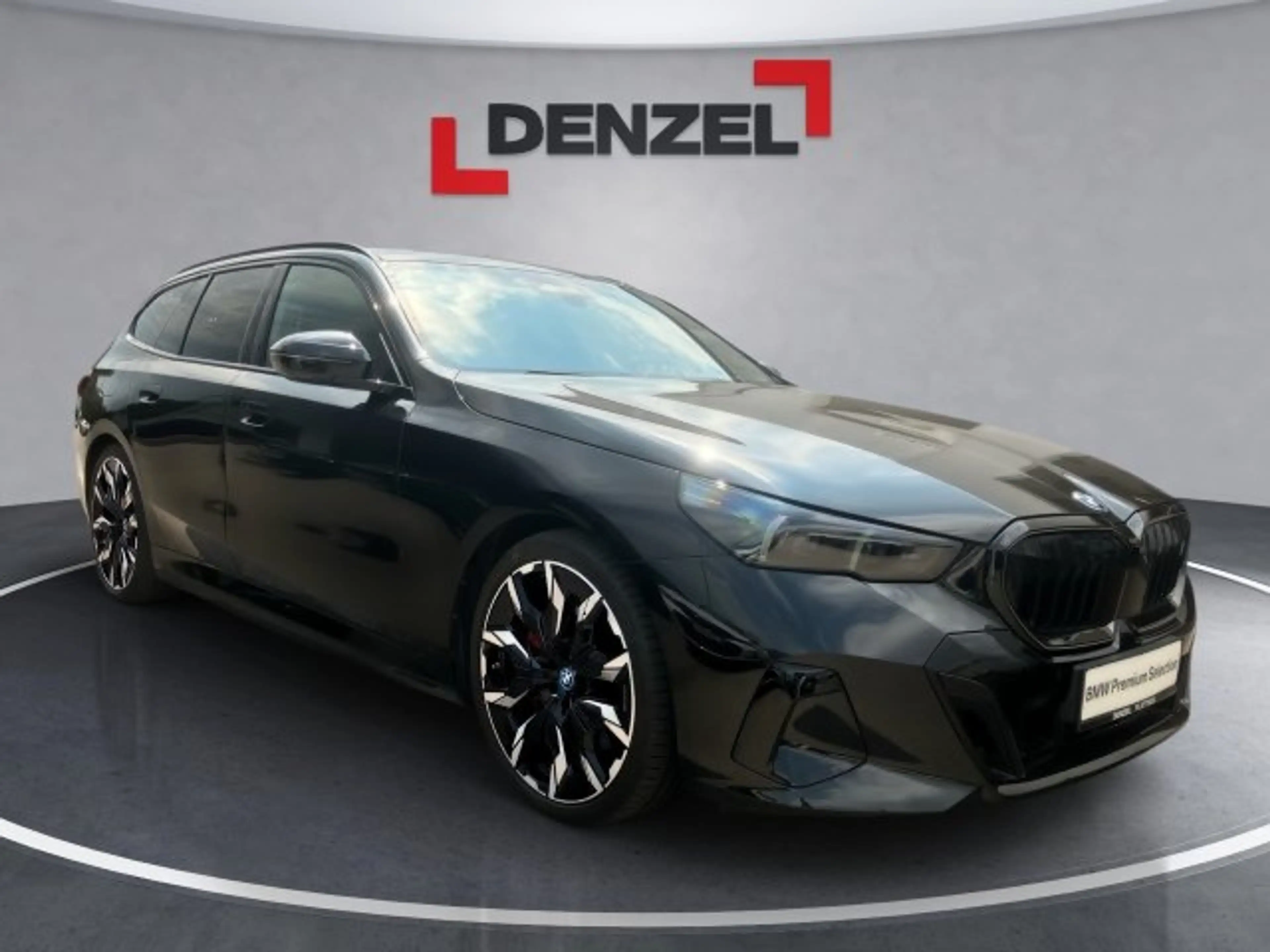 BMW i5 eDrive40 Touring G61 — photo 3