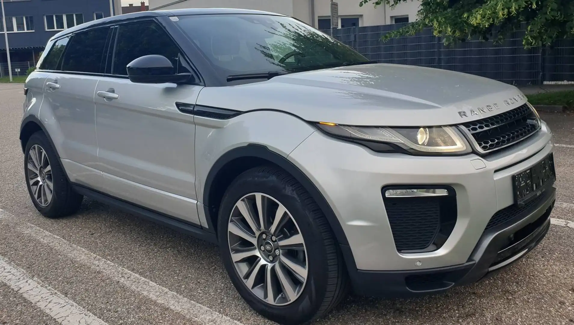 Land Rover Range Rover Evoque Range Rover Evoque SE Dynamic 2,0 TD4 Aut. SE Dynamic Silber - 2