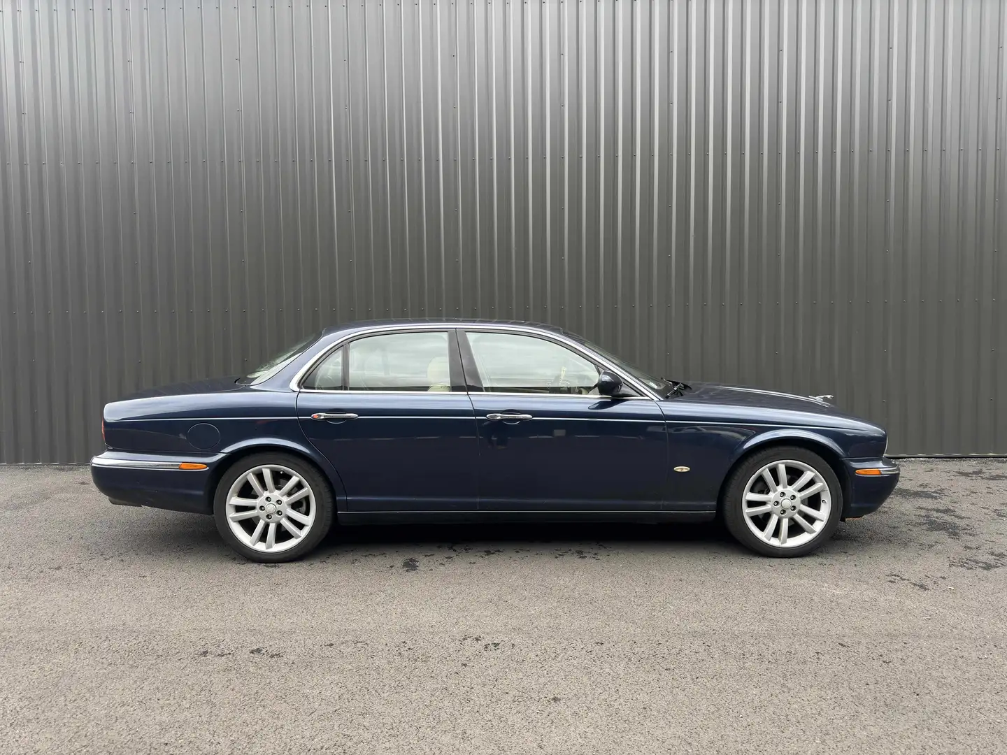 Jaguar XJ6 V6 2.7 D - 207 Bi-Turbo Executive A Albastru - 2