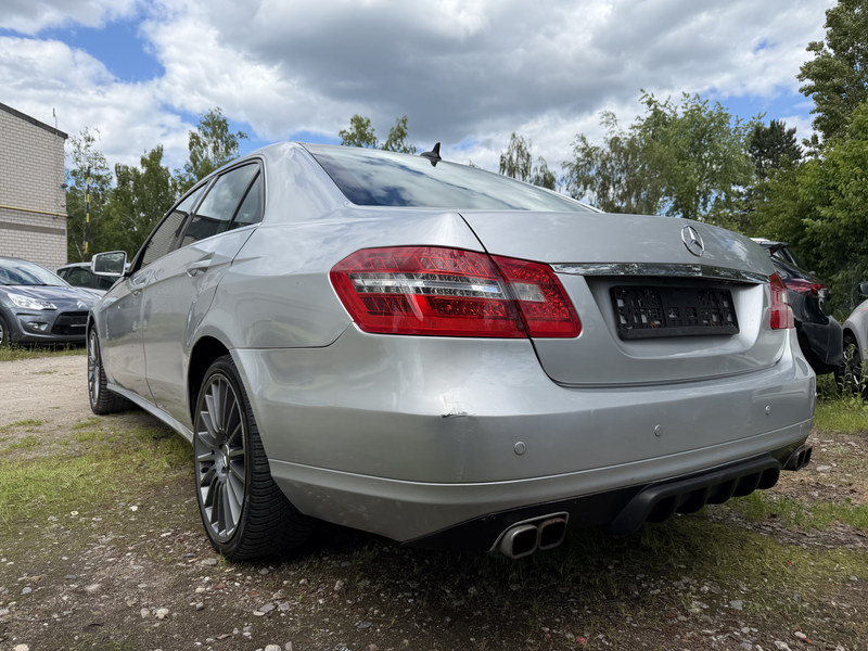 Mercedes-Benz E 350 E 350 4Matic 7G-TRONIC — photo 4
