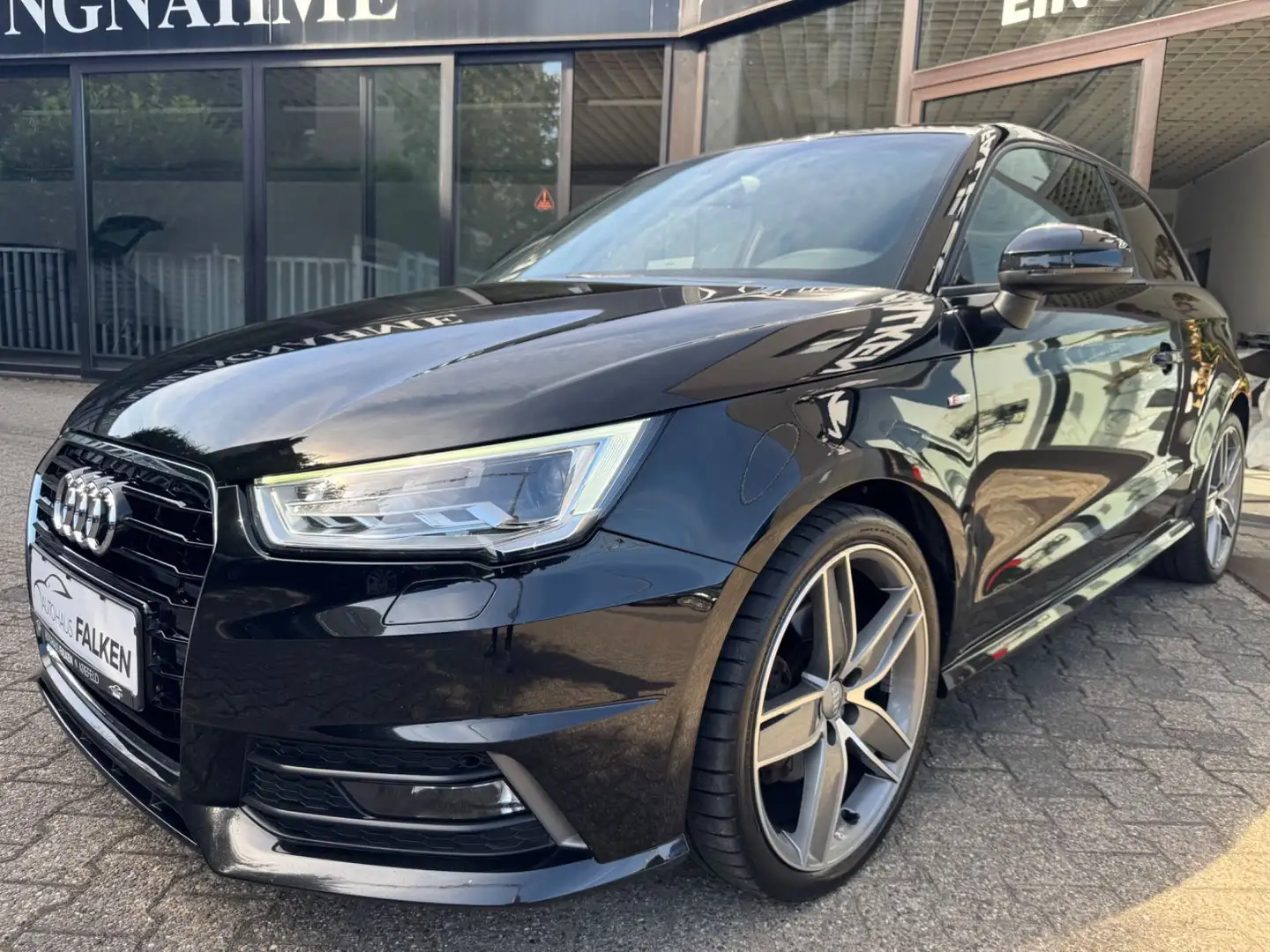 Audi A1 1.4 TFSI S Line Admired LED*Garantie*2H/SH18" Schwarz - 1