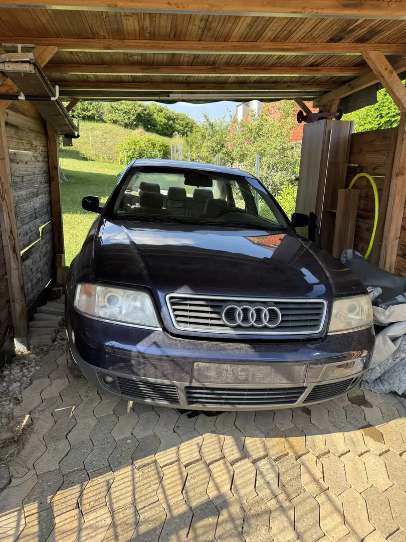 Audi A6 2.4 - 1