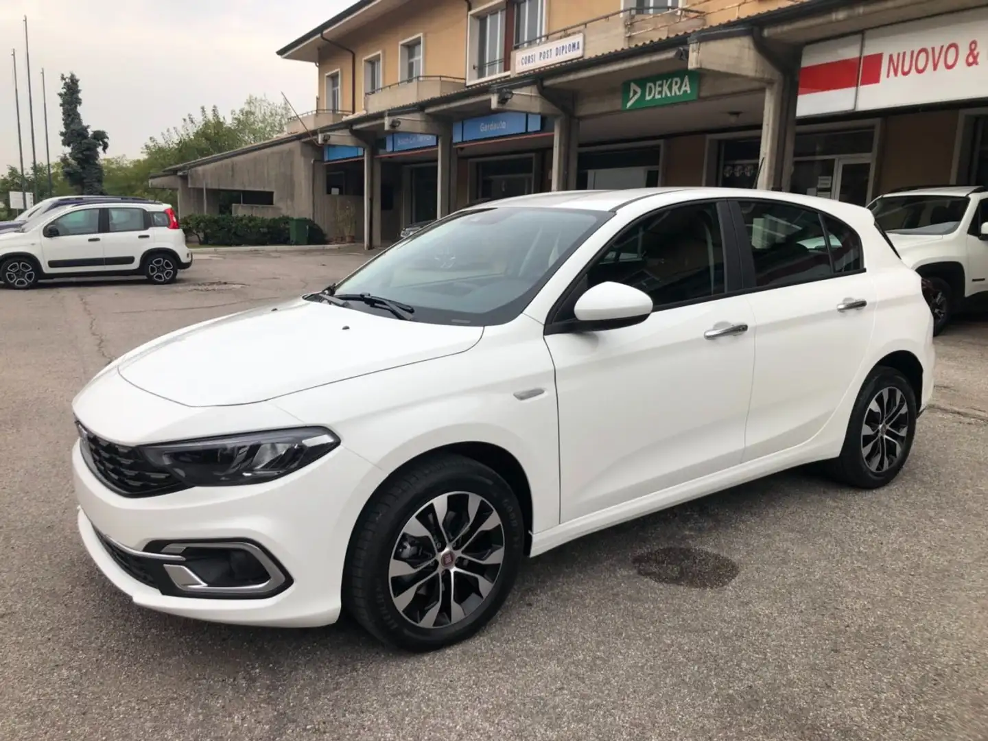 Fiat Tipo 1.5 Hybrid DCT 5 porte City Life Bianco - 2