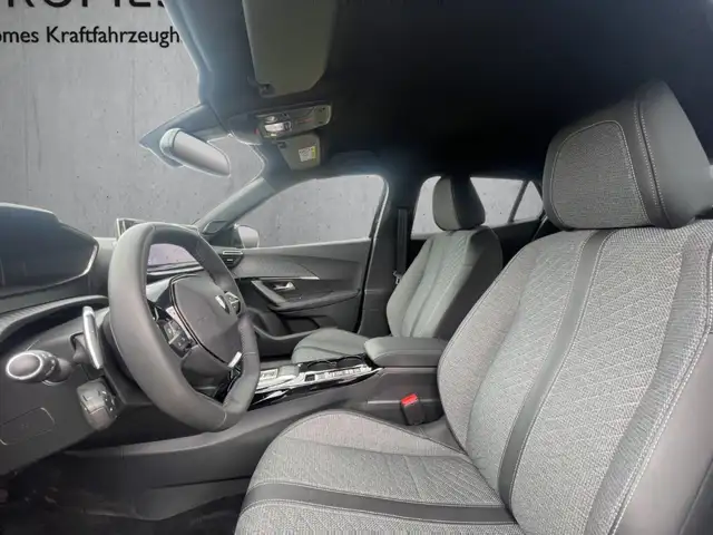 Peugeot 2008 view 9