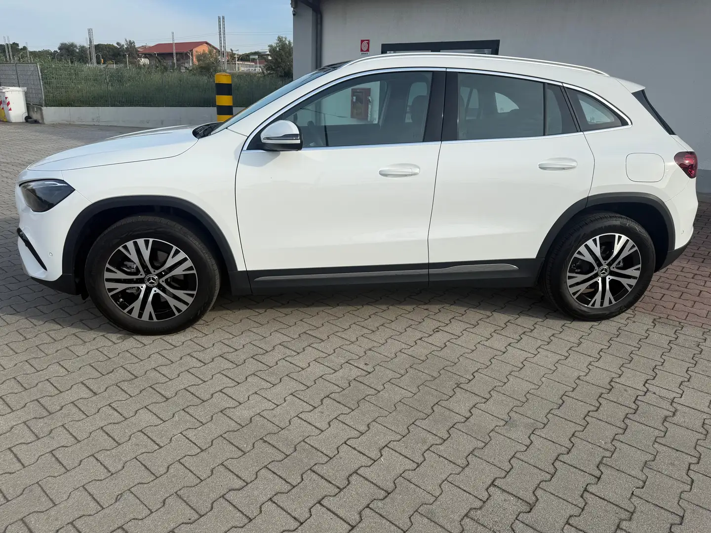 Mercedes-Benz GLA 180 d Progressive Advanced Plus auto Bianco - 2