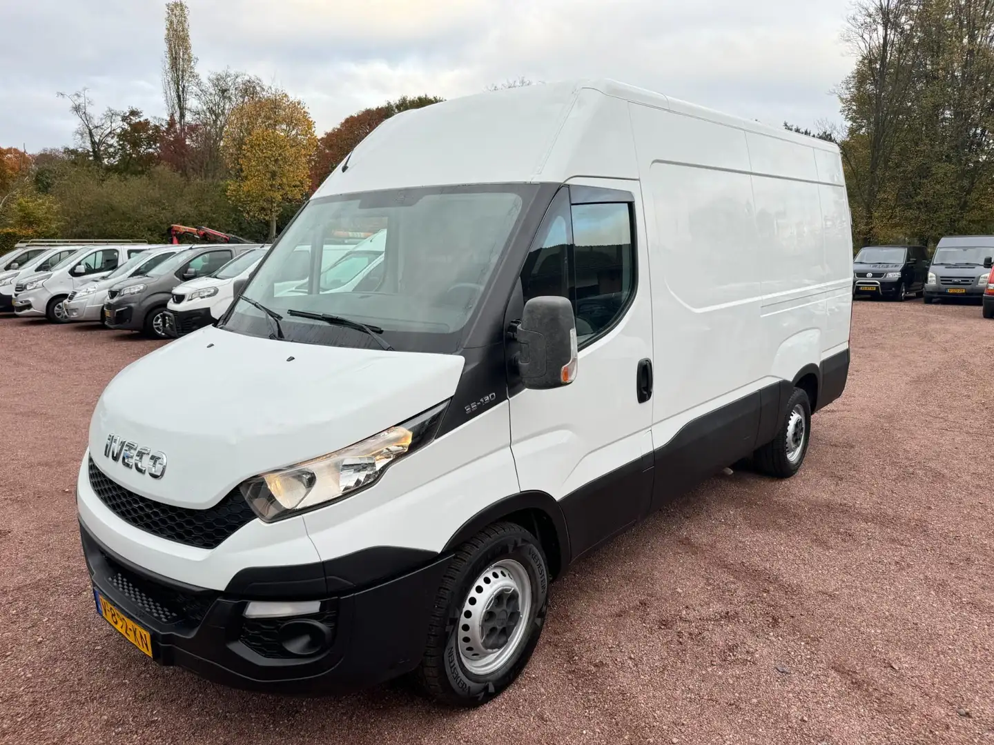 Iveco Daily 35S13V 2.3 352 L2H2 Airco Cruise 3500KG Trekhaak Blanco - 1