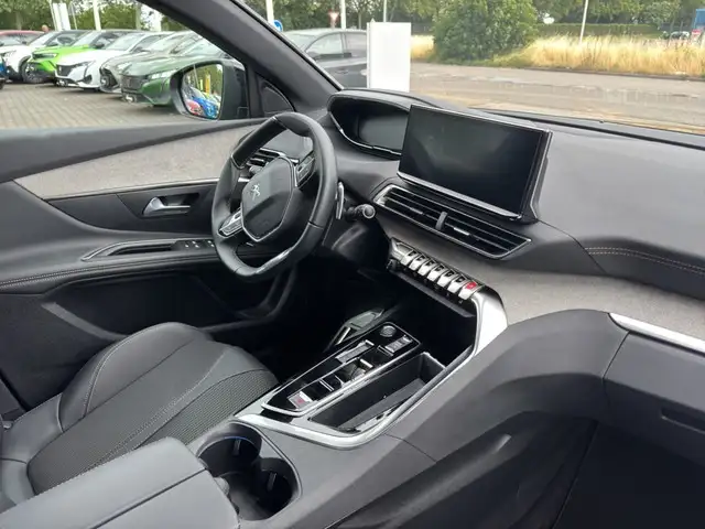 Peugeot 3008 view 11