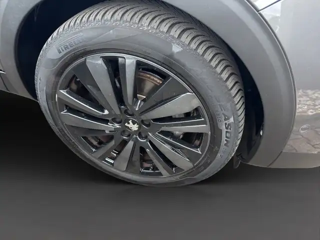 Peugeot 3008 view 8