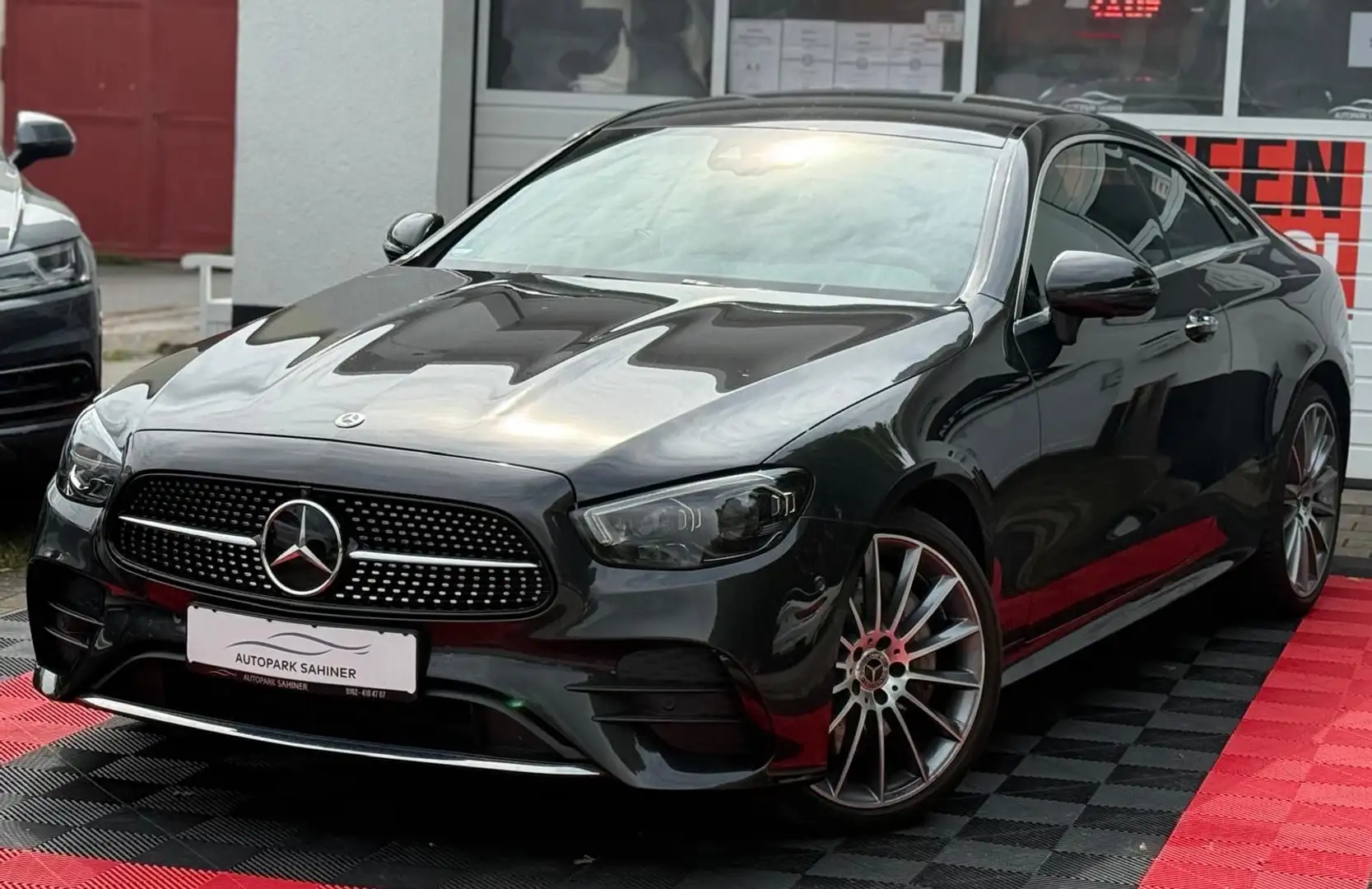 Mercedes-Benz E 450 4MATIC/AMG-LINE/TOP/MOPF/WIDESCREEN/MULTIB Verde - 2