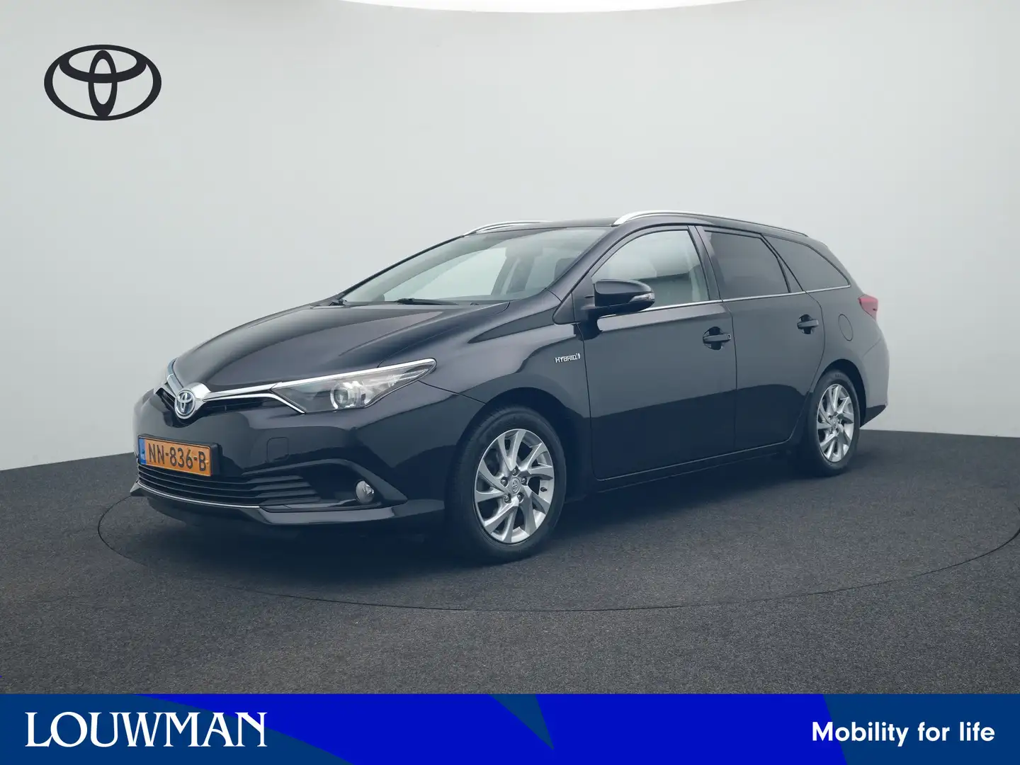 Toyota Auris Touring Sports 1.8 Hybrid Dynamic Grijs - 1